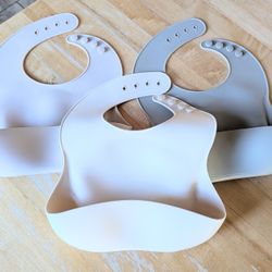 3 x Baby/Toddler Silicone Bibs With Food Catcher Pocket