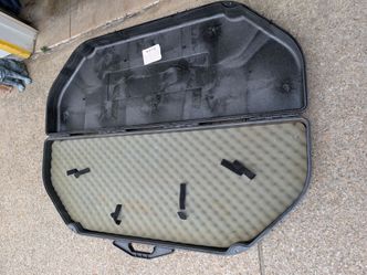 Contico bow case with 4 bows