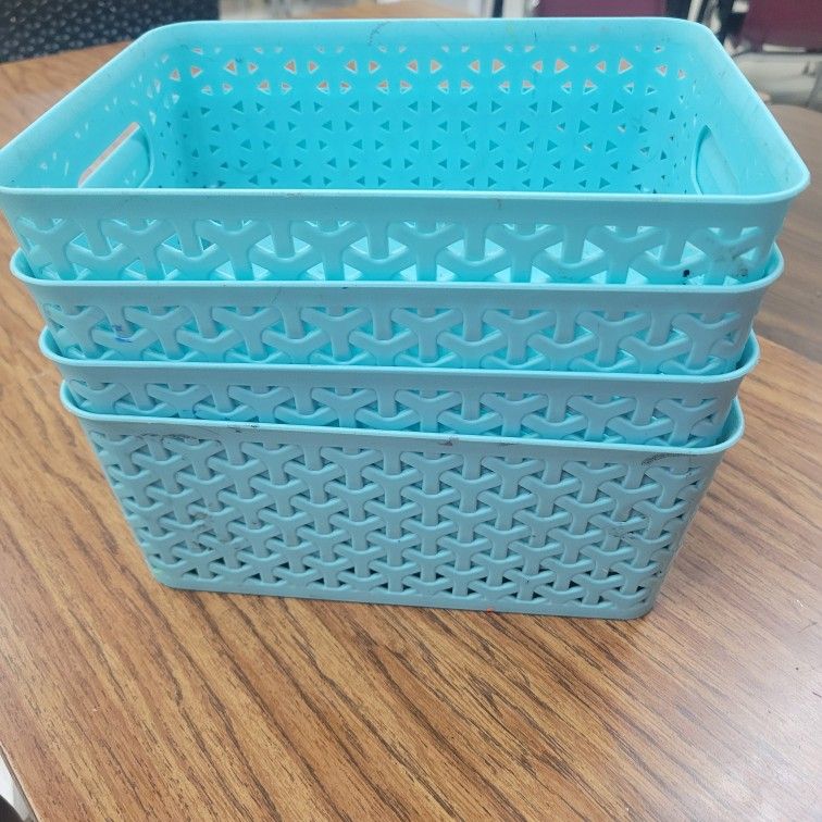 4 Aqua Baskets