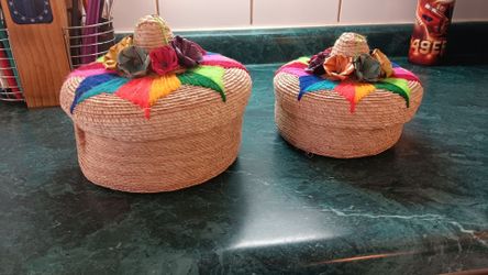 2 cute Baskets  4" n 3" deep. Both 10.