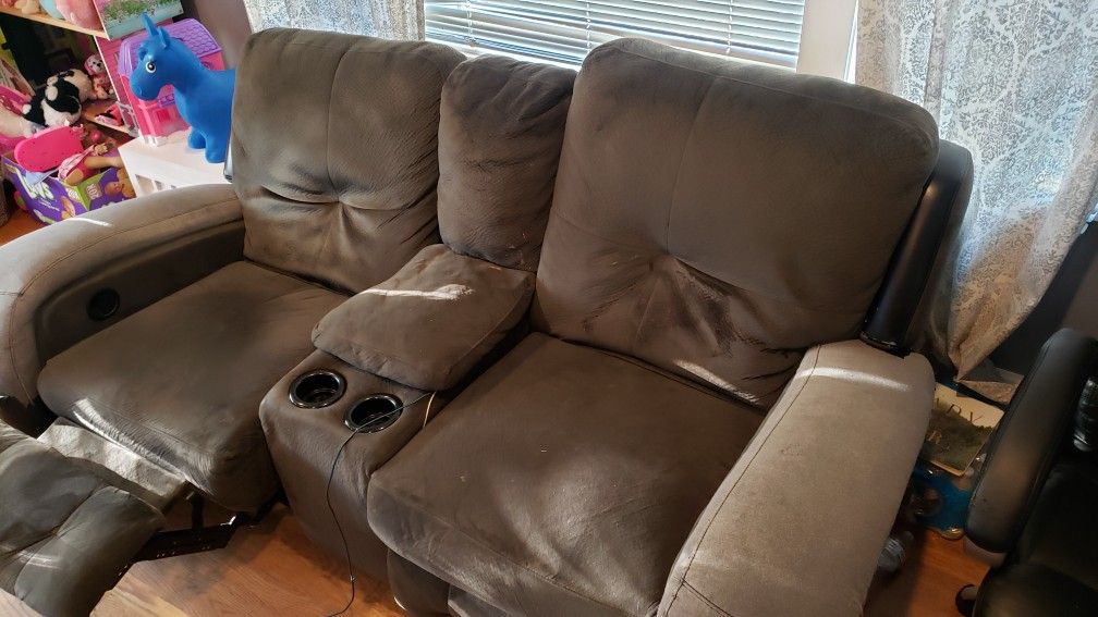 Free recliners couches