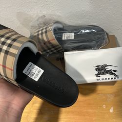 Burberry slides desighner