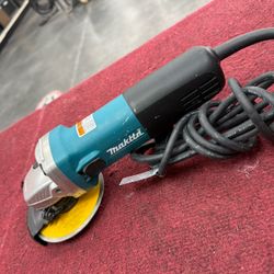 Makita Grinder 