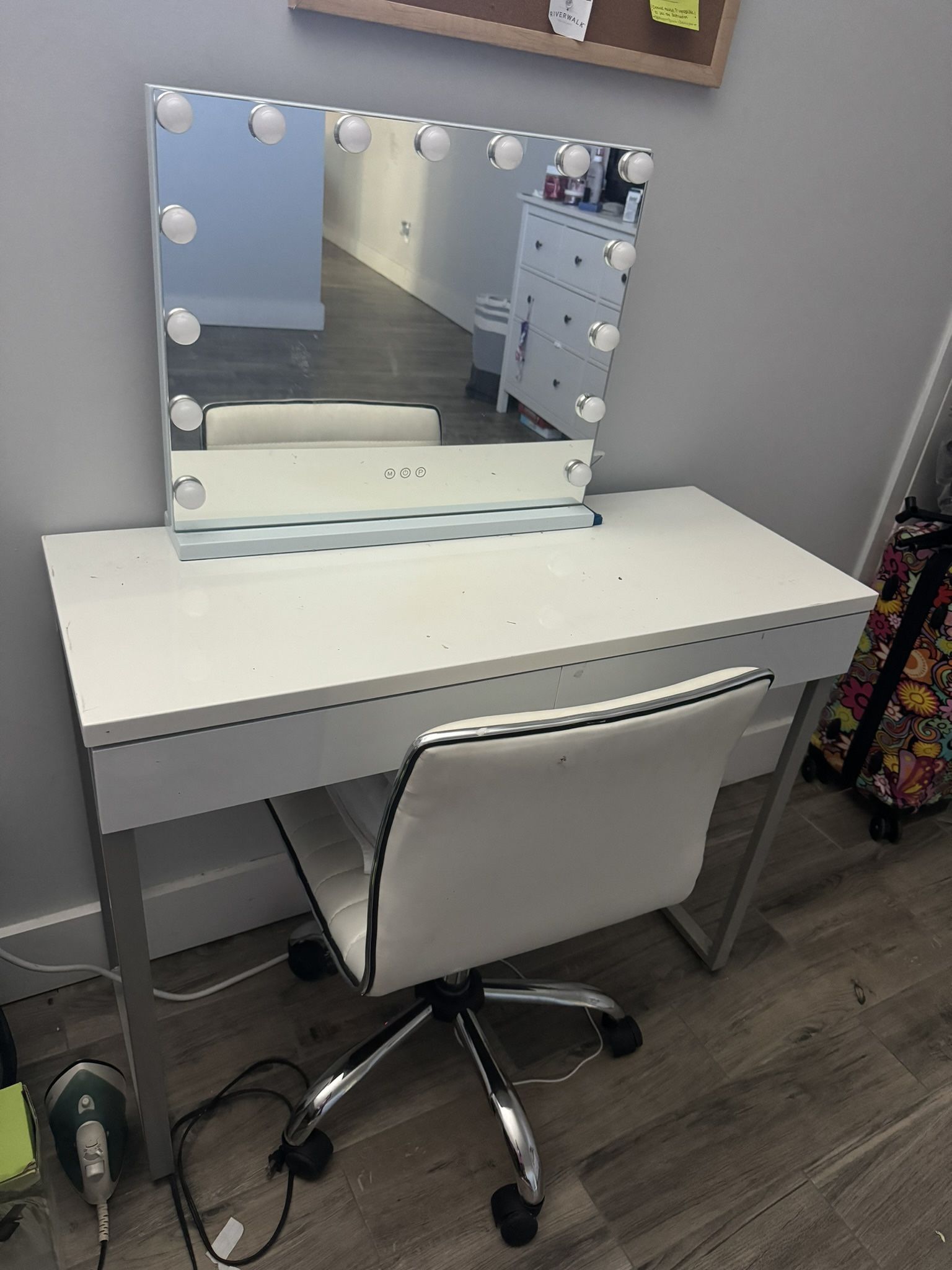 White Desk