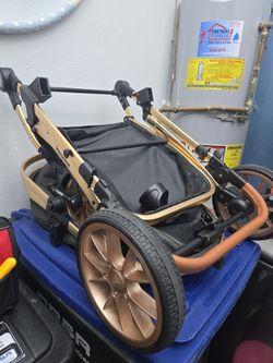 Kenyone Luxury Pet Stroller Travel System – Stroller + Car Seat/Bassinet – Good Condition