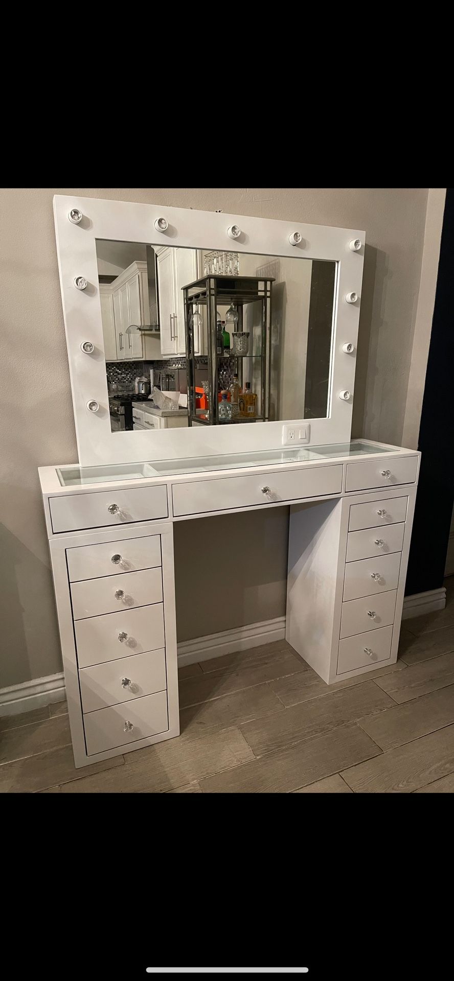 Vanity Desk With Mirror