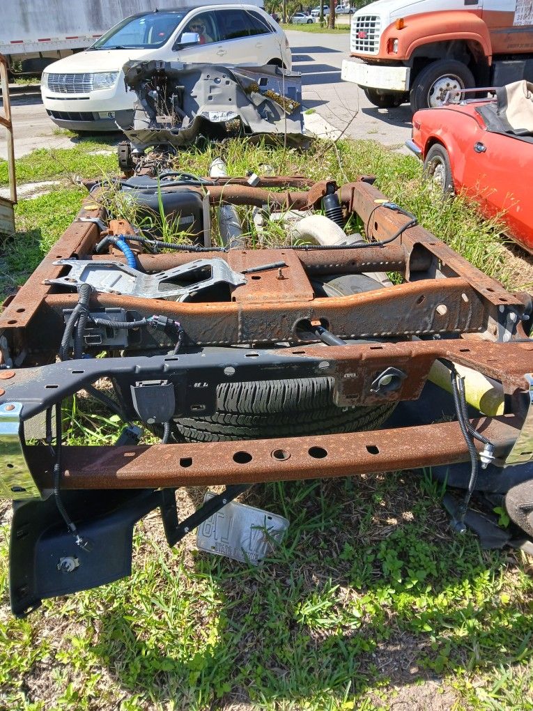 03 Thru 08 4x4 Whole Gmc Front & Rear Frame Diffitiol Great Shape 750 obo