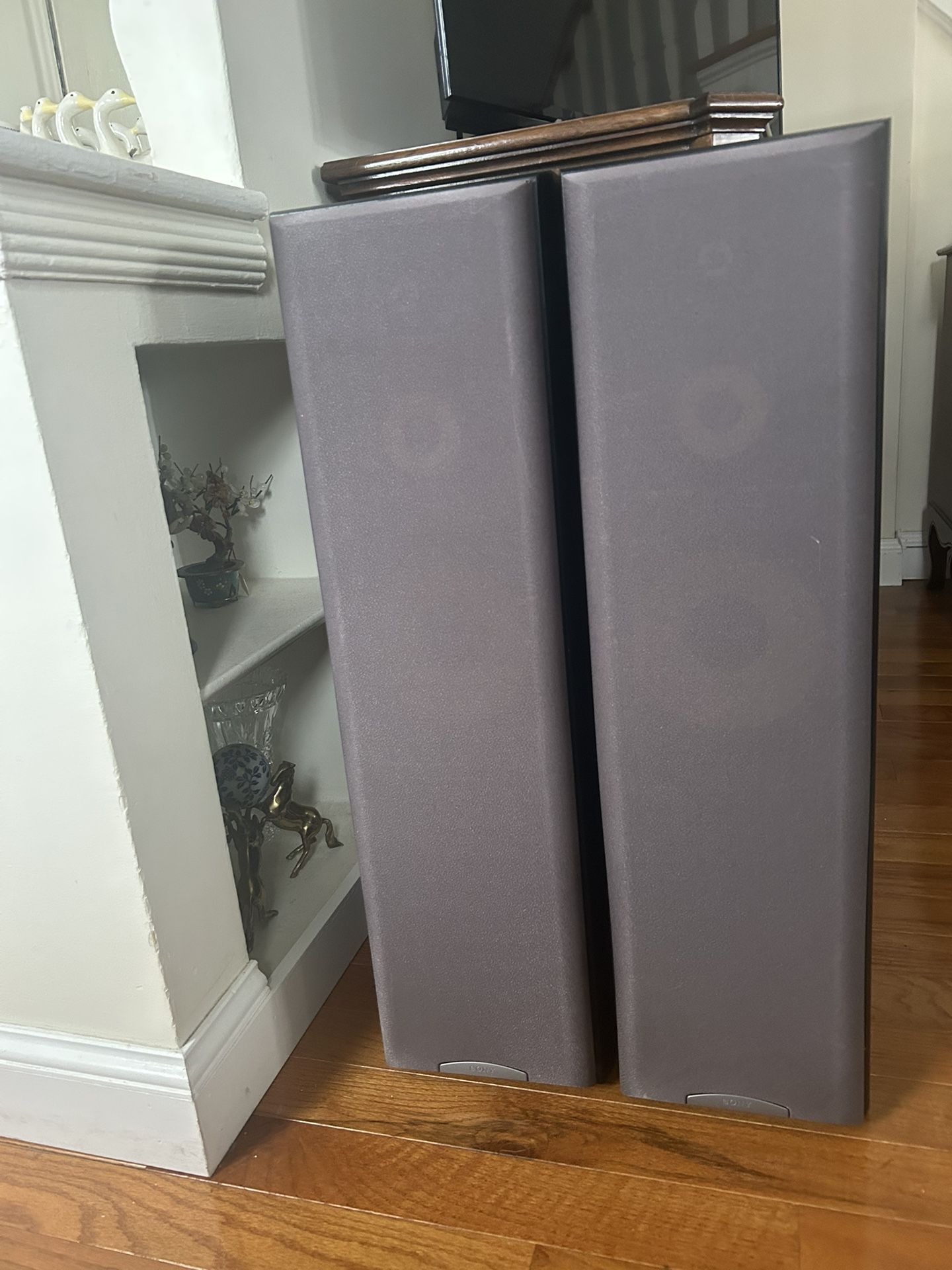 SONY SS-MF550H Tower Speaker Set - Excellent Condition