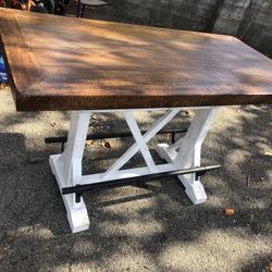 TABLE ONLY LIKE NEW