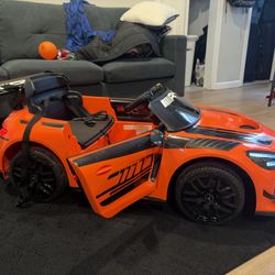  Mercedes AMG GT3 12V Ride-On Toy