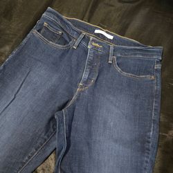 Size 31 Levi's 315 Shaping Bootcut Jeans