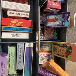 Bunch Tarot Cards.  Pile Deal Only. 