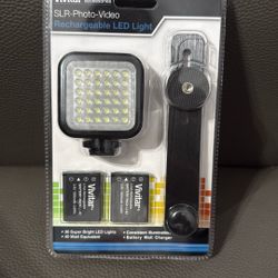 Vivitar SLR-Photo—Video Rechargeable LED light