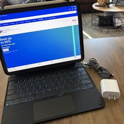 IPad Pro COMBO 11" M2 4th Gen 128gb Space Gray w/ Keyboard, Case, Pen and Charger in EXCELLENT CONDITION!