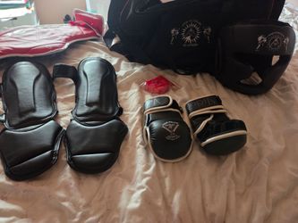 House of Discipline protective gear and Girl uniform Size (YM)