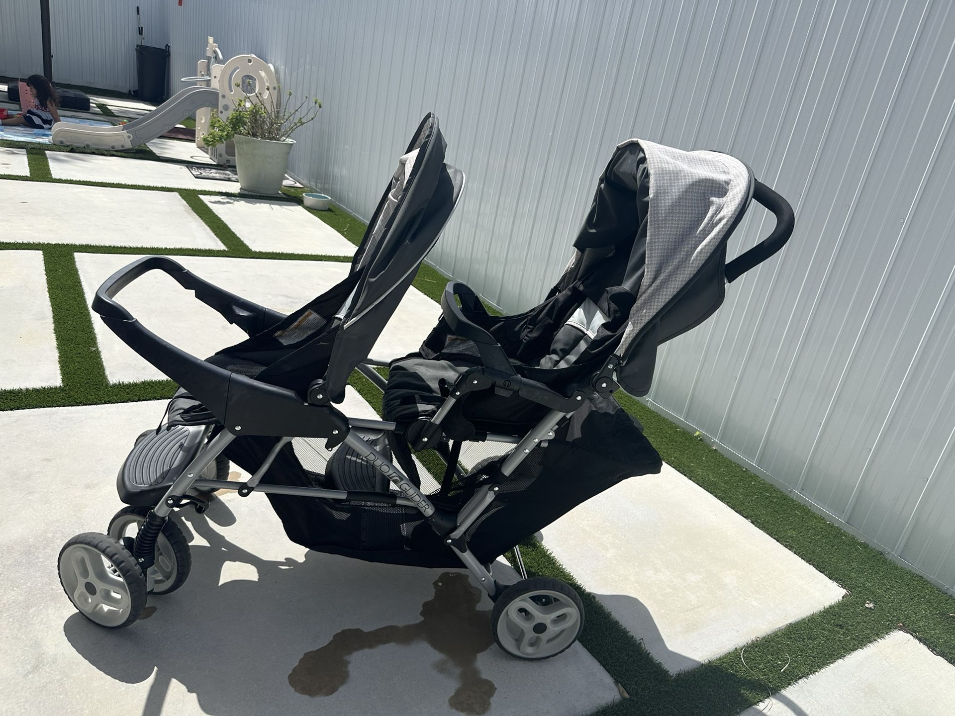 Graco DuoGlider Double Stroller | Lightweight Double Stroller with Tandem Seating, Glacier