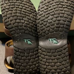 Brand New Leather Pair Of Sandals ( ThomMcAn Size 61/2)