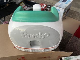 Bumbo Baby Sitting