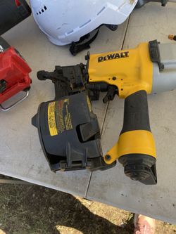 Dewalt Siding Nailer Le Falta La Punta 