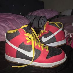 Nike dunk Men sneakers red ,yellow ,and balck