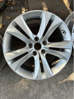 18 rims 5 lugs bolt pattern 5.11.4.3 for sale