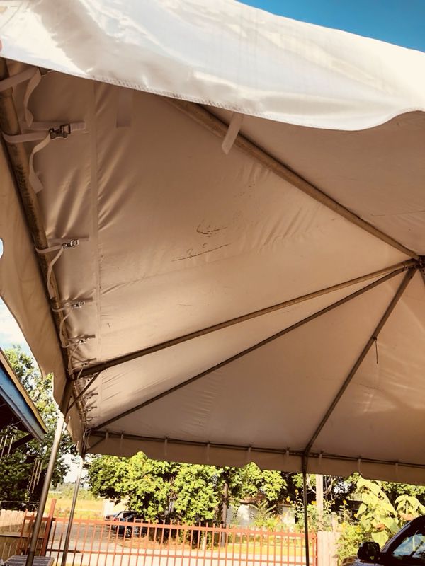 Party tent 20 x 20