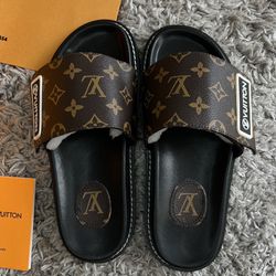 LV Montaigne Bowling Epi Bag 100% Authentic for Sale in Oakland, FL -  OfferUp