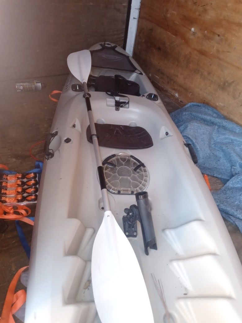 11 Ft Kayak $500 Will Sell Today For 400