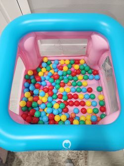 Para que brinqué nuevo con pelotas