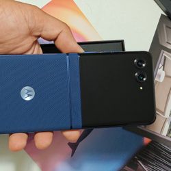 📱 Motorola RAZR 2025 – 256GB (Brand New / Unlocked)