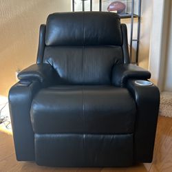 Power Recliner with lumbar support, cooled cupholer and USB.