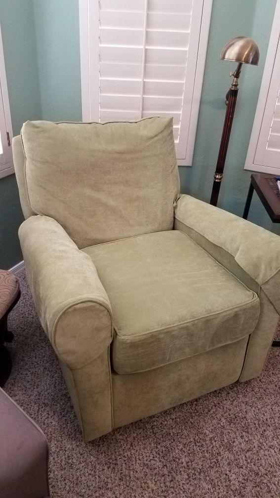 Nursery Rocker Recliner For In Chandler Az Offerup