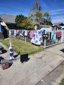 Huge Yard Sale Today Friday 21st Location In Modesto Everything Must Go @ 1013 Bristlecone Way Modesto 