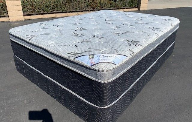 Queen Orthopedic Bamboo Pillow Top Mattress!!