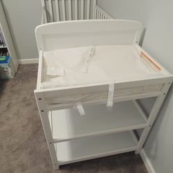 Crib With Changing Table. Matress And Changing Pad Included 