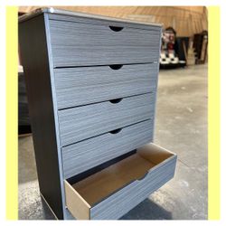 5 drawers dresser / Five drawers dresser