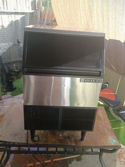 MAXX ICE Machine