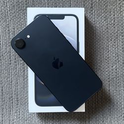 iPhone 16e 