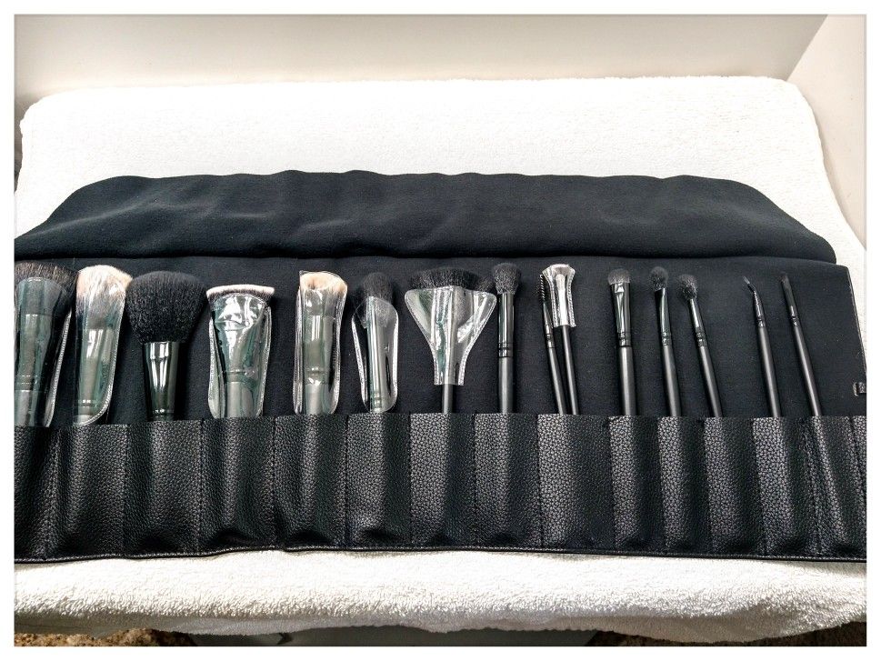 E.L.F. 15-Piece Makeup Brush Set & Travel Roll (12 NEW - 3 Used Once)