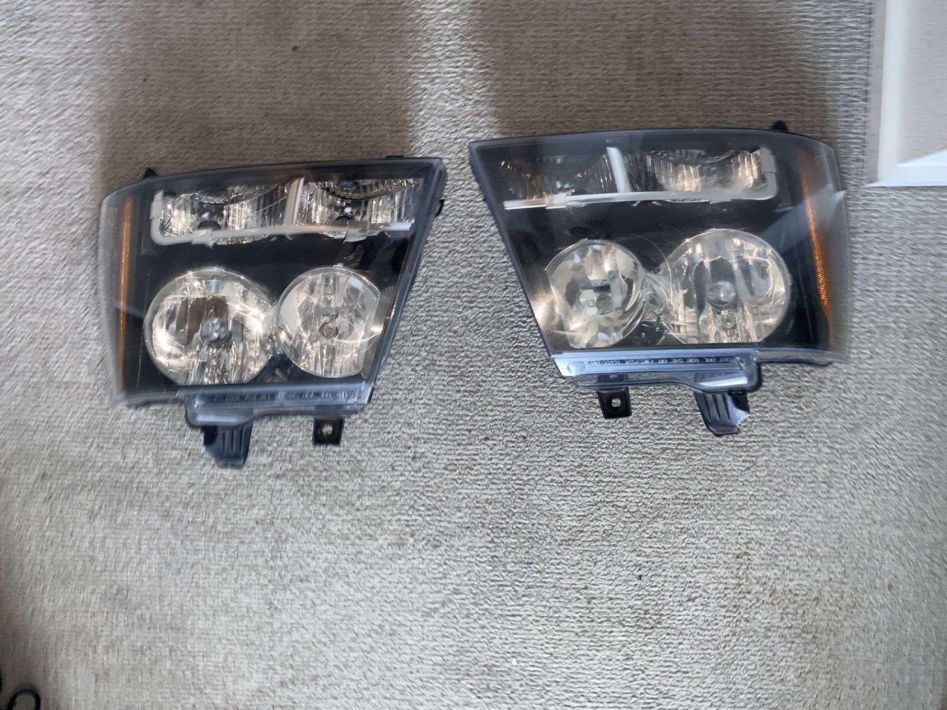 2007 Chevrolet Suburban headlights 