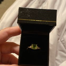 Peridot Square Gem with Diamond Accents on the sides