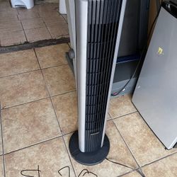 Excellent Condition Tower Fan