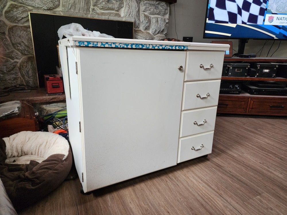 Sewing Machine Cabinet