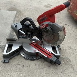 Milwuakee Fuel M18 7 1/4in Sliding Miter Saw(tool Only) 