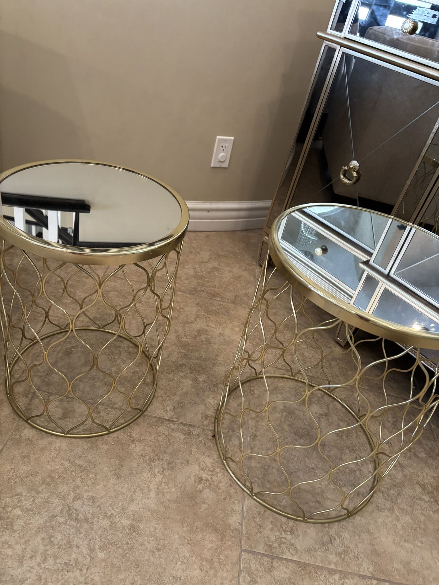 Set Of Gold Round Mirrored End Table $20 Each