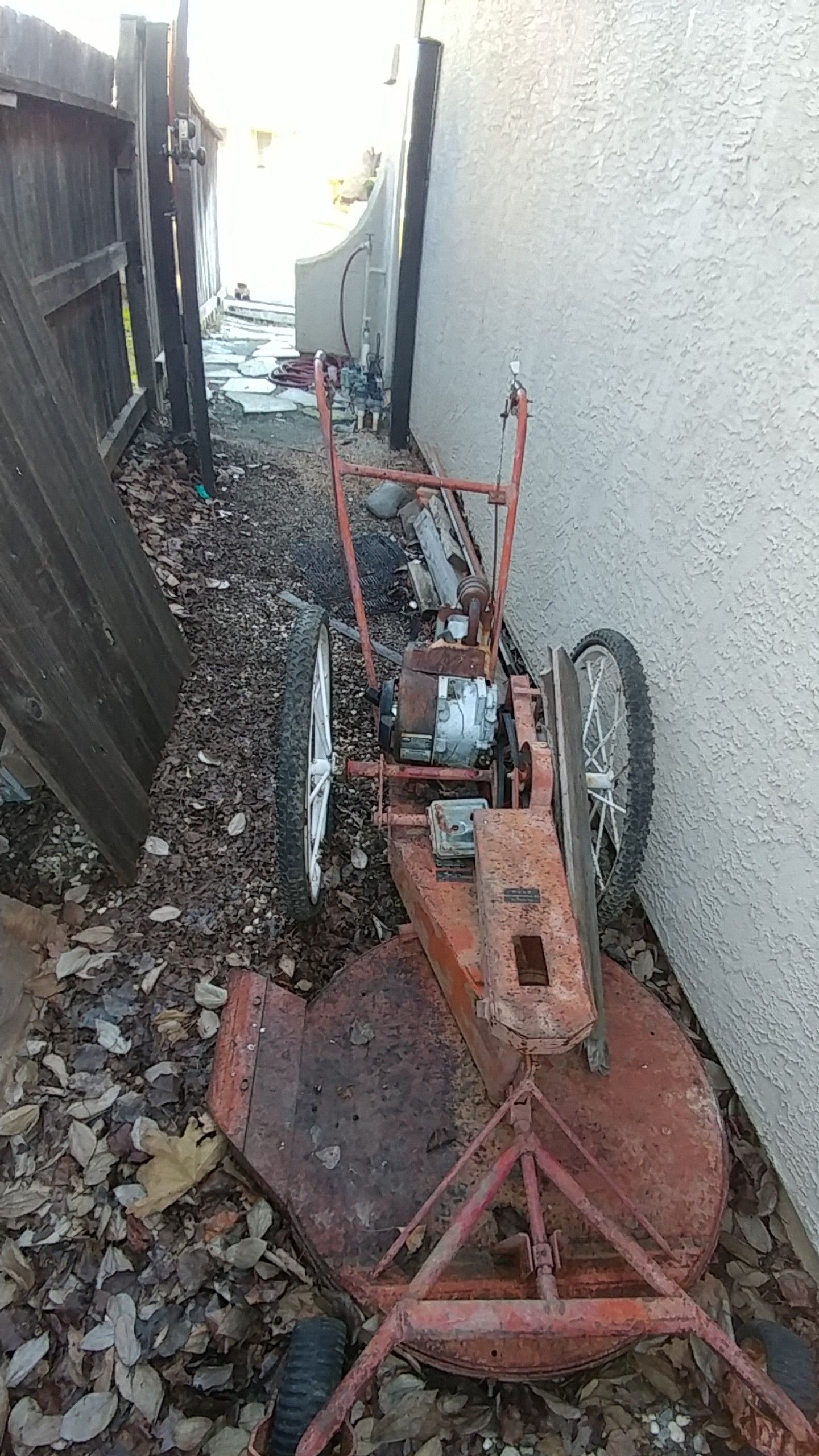 Rare collectible vintage roof vp75 field brush mower