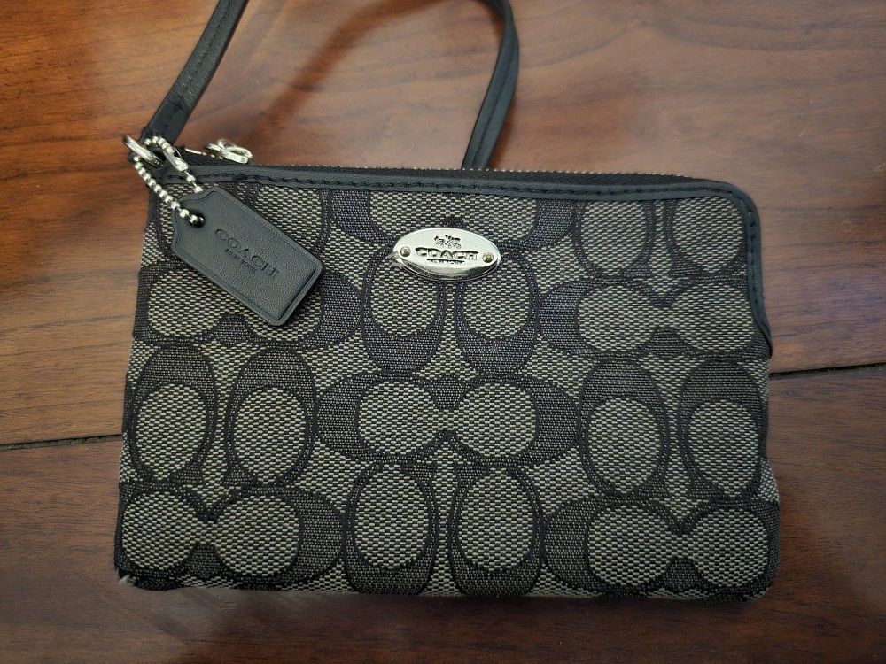 Coach Wristlet Wallet 