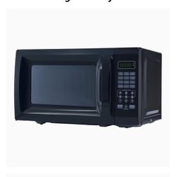 Mainstays 0.7 Cu. Ft. 700W Black Microwave Oven