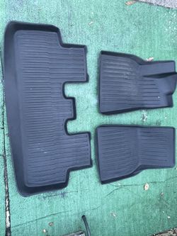 Tesla  Y  Rubber Mats 