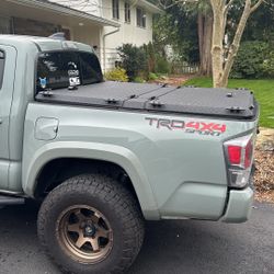 Diamondback SE Bedcover Toyota Tacoma